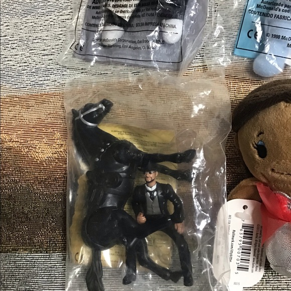 Bundle of collectibles from McDonald’s Burger King & free tiny toy girl …7 piece - Picture 3 of 12